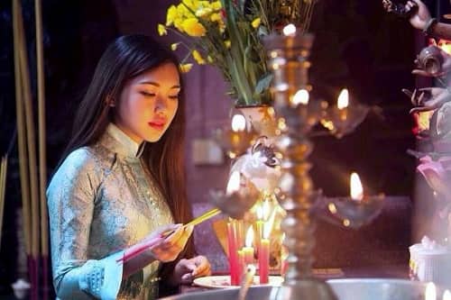 Hướng dẫn trình tự khi đi lễ chùa, đình, đền, miếu, phủ